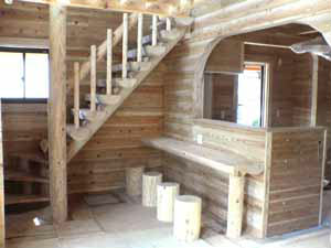階段と１階台所